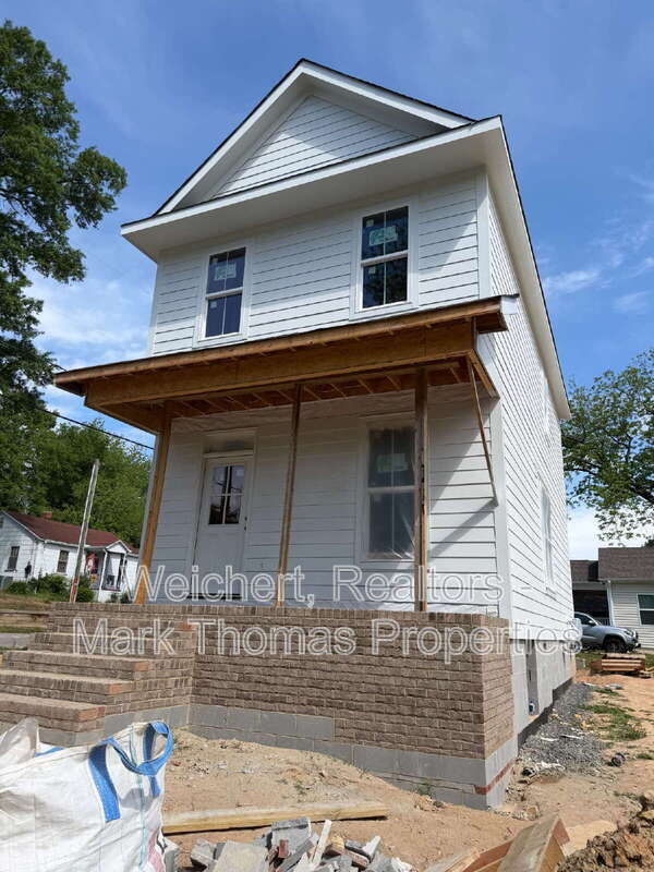 Building Photo - 1203 Fern St