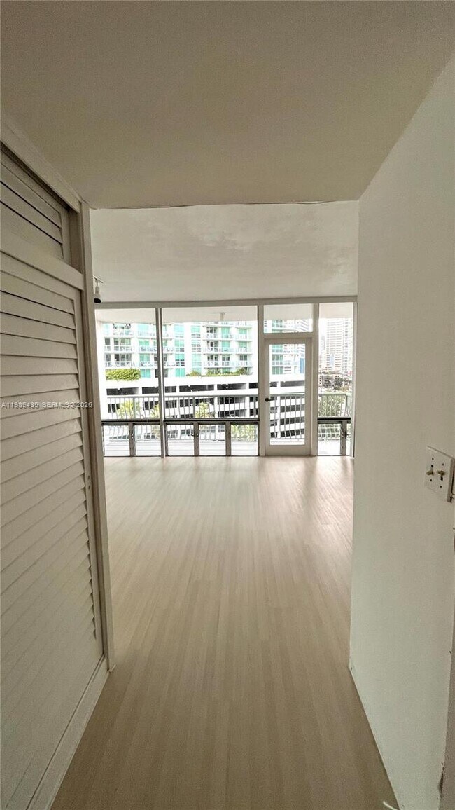 Building Photo - 1408 Brickell Bay Dr