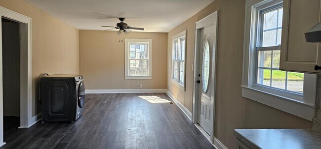 Building Photo - 356 Atkins Ave