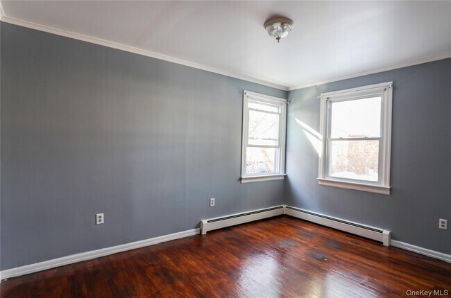 Building Photo - 156 Lampman Ave