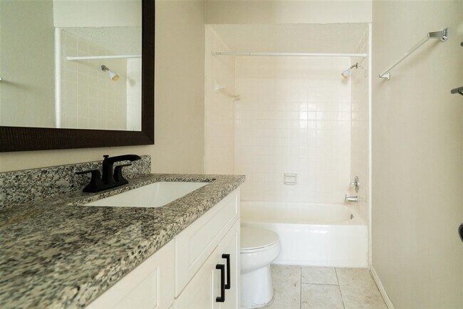 Building Photo - 16434 Concord Falls Ln