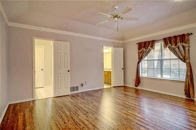Building Photo - 5705 Royal Club Dr