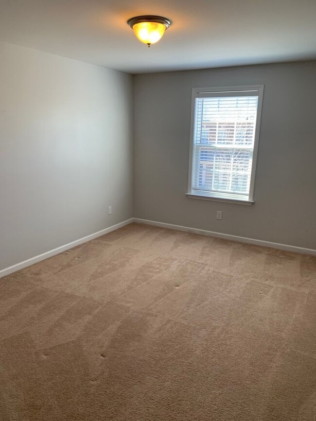 Building Photo - Traemoor Village Townhome