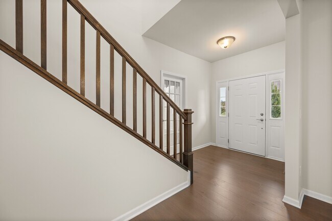 Building Photo - 406 Mary Ann Cir