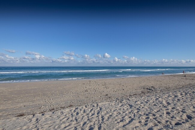 Building Photo - 2565 S Ocean Blvd