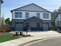 Building Photo - Duplex Homes in Desirable North Keizer Nei...
