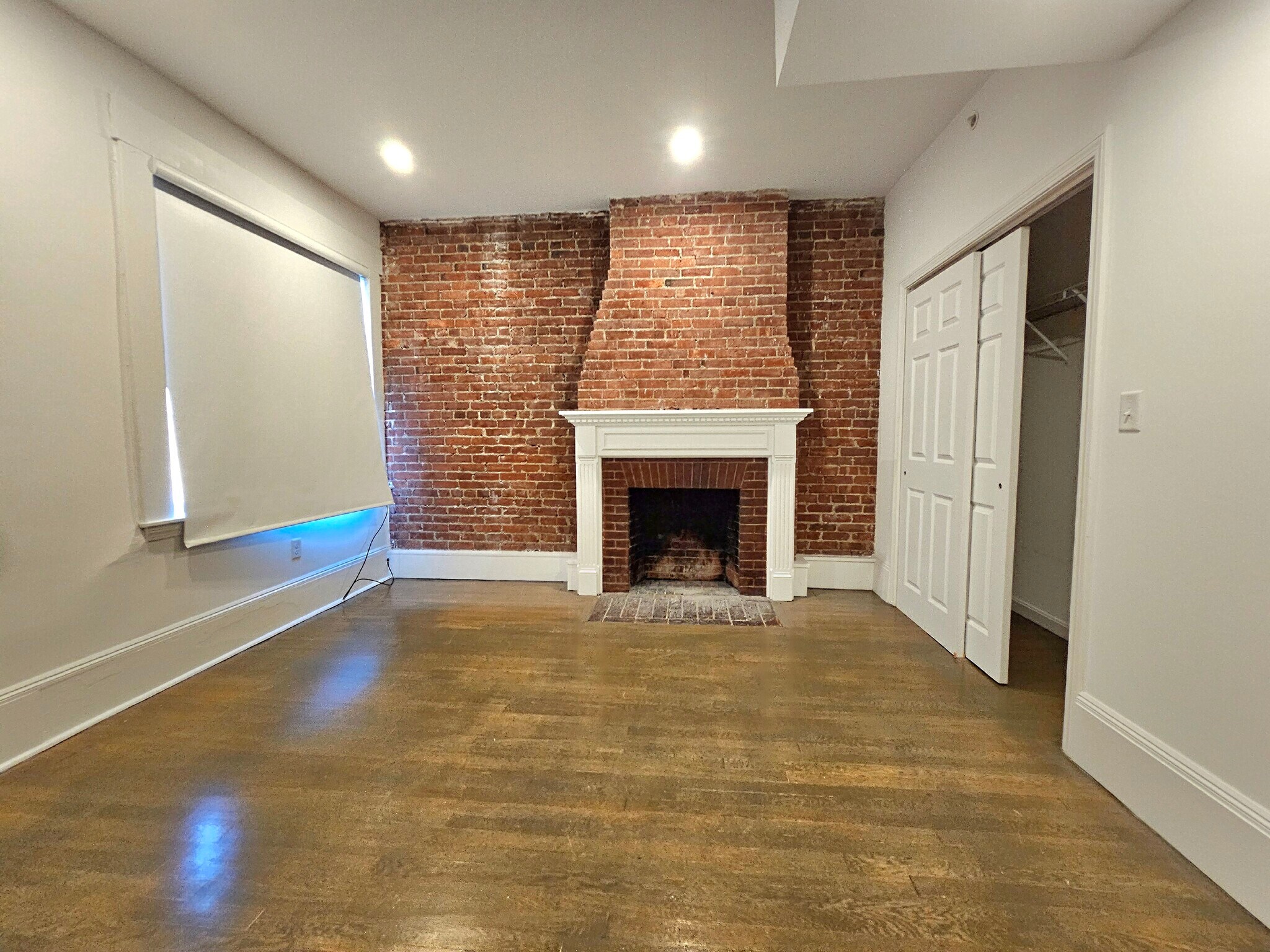 Building Photo - 1402 Beacon St