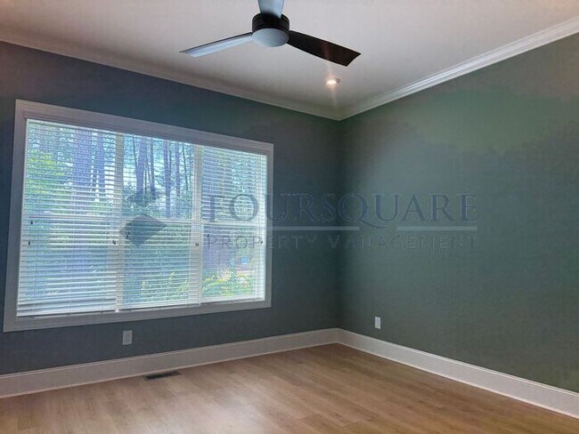 Building Photo - Beautiful  3-Bedroom Home with Loft, Screened Deck & Fenced Backyard – Convenient to Duke Univers...