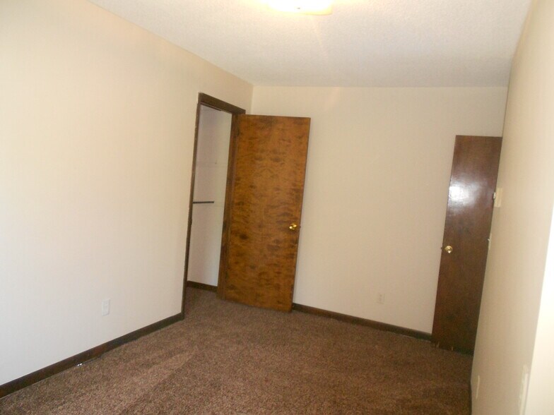 2nd Bedroom/closet - 135 Midland Ave