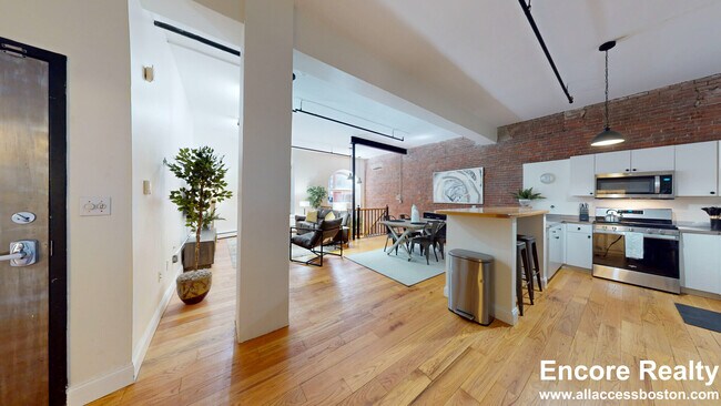 Building Photo - 19 Stanhope St