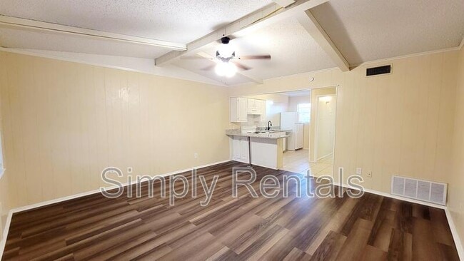 Primary Photo - 400 Bill Bradford Rd