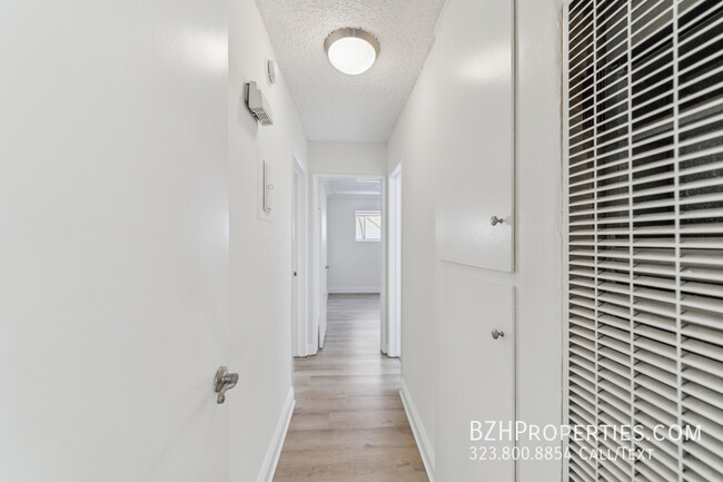 Building Photo - 7540 Hampton Ave