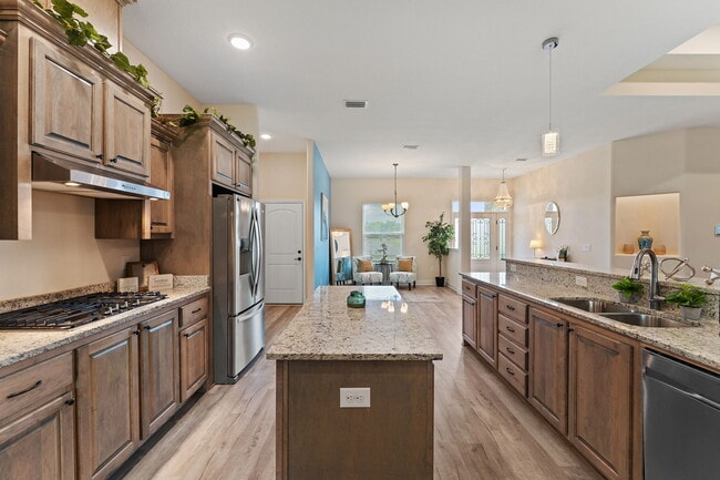 Building Photo - 5568 Micanopy Dr