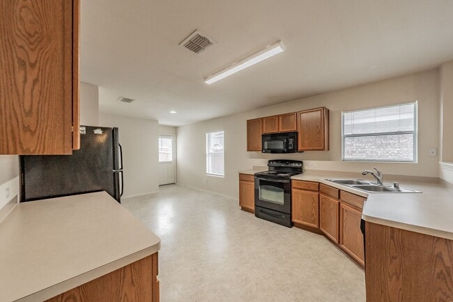 Building Photo - 8864 Valley River Dr