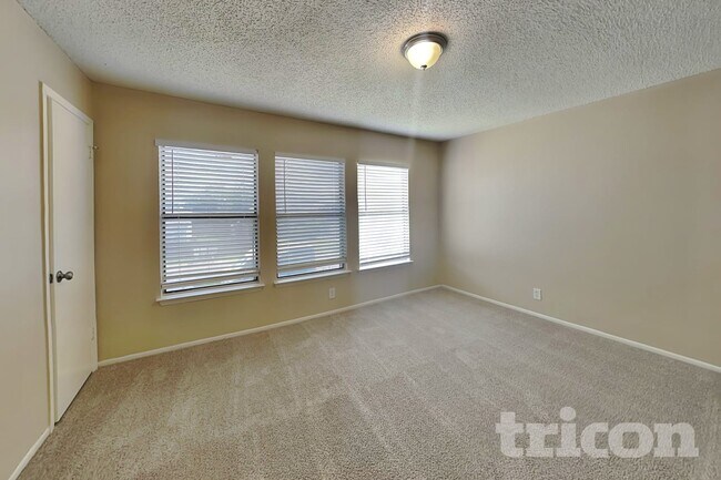 Building Photo - 6827 Cypress Mist Dr