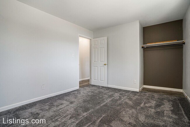 Building Photo - 3 br, 2 bath House - 709 Zion Dr