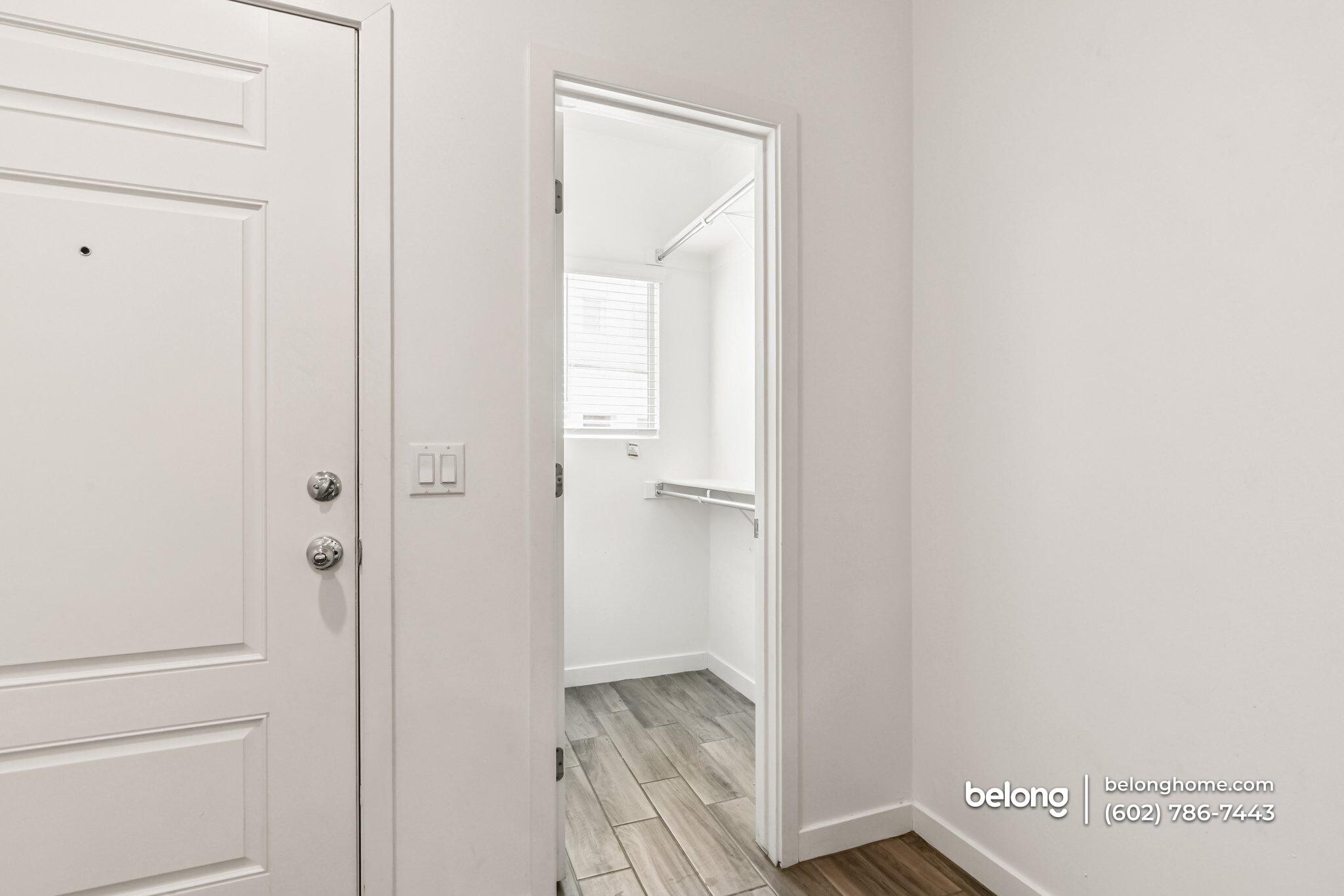 Building Photo - 8192 N 22nd Dr