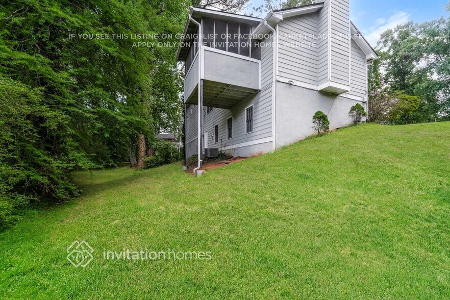 Building Photo - 235 Mirandy Way NW