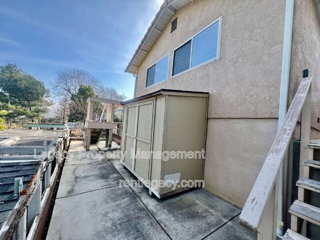 Building Photo - 3884 Bayview Cir