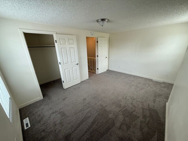 Building Photo - 1402/1404T
