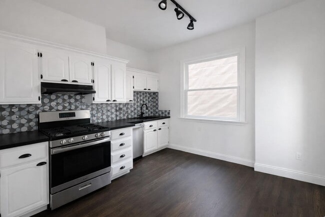 Building Photo - 1770 Pacific Ave