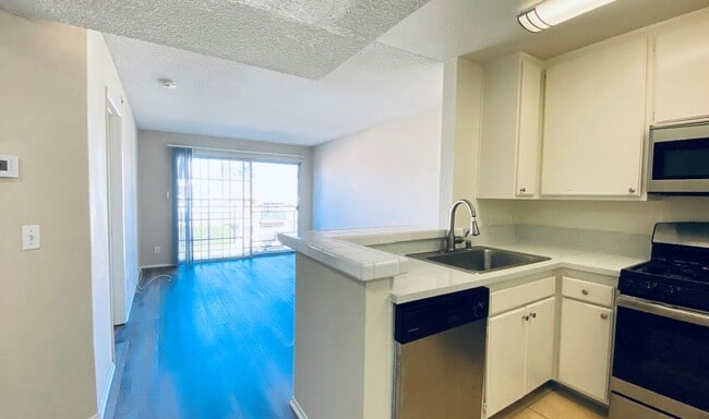 Interior Photo - 5050 Klump Ave