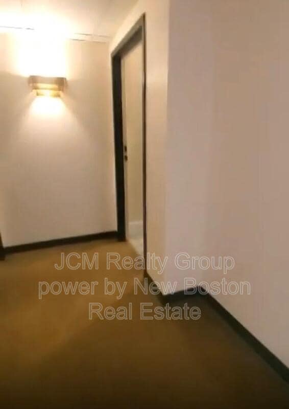 Building Photo - 80 Sagamore St