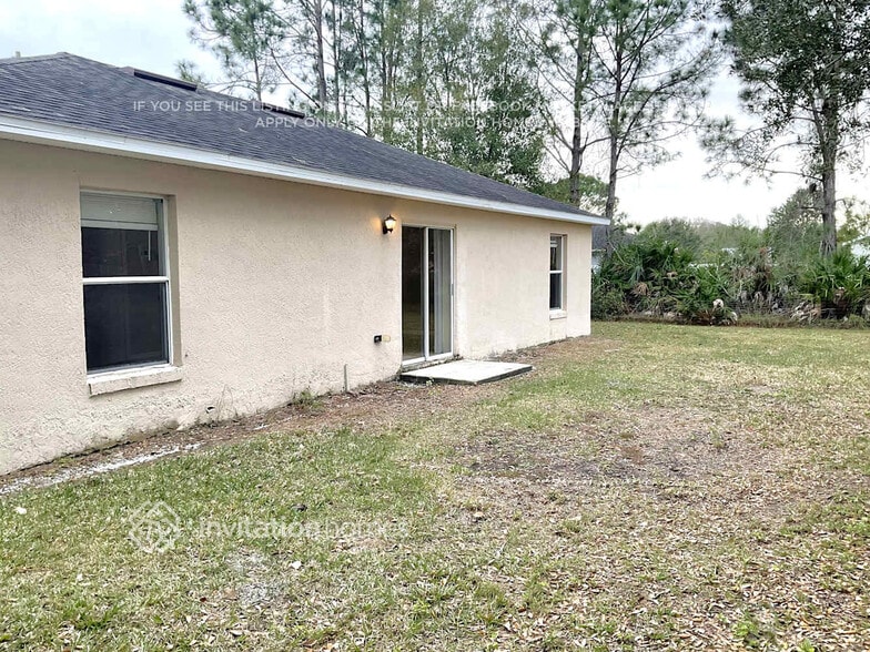 Building Photo - 627 Parakeet Ct