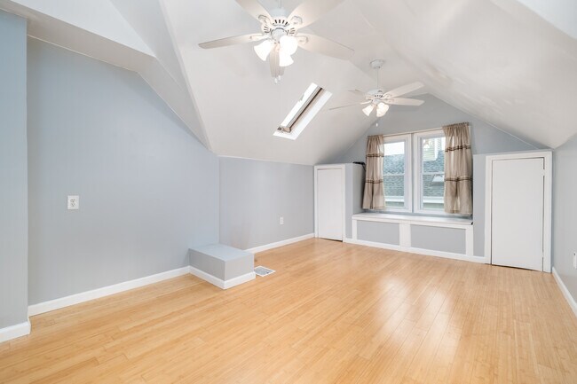 Second floor bedroom - 1099 North Ave