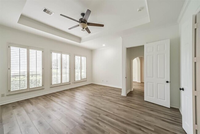 Building Photo - 1202 Maroon Ln