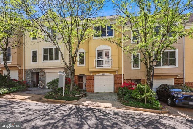 Primary Photo - 3814 Woodlawn Ct