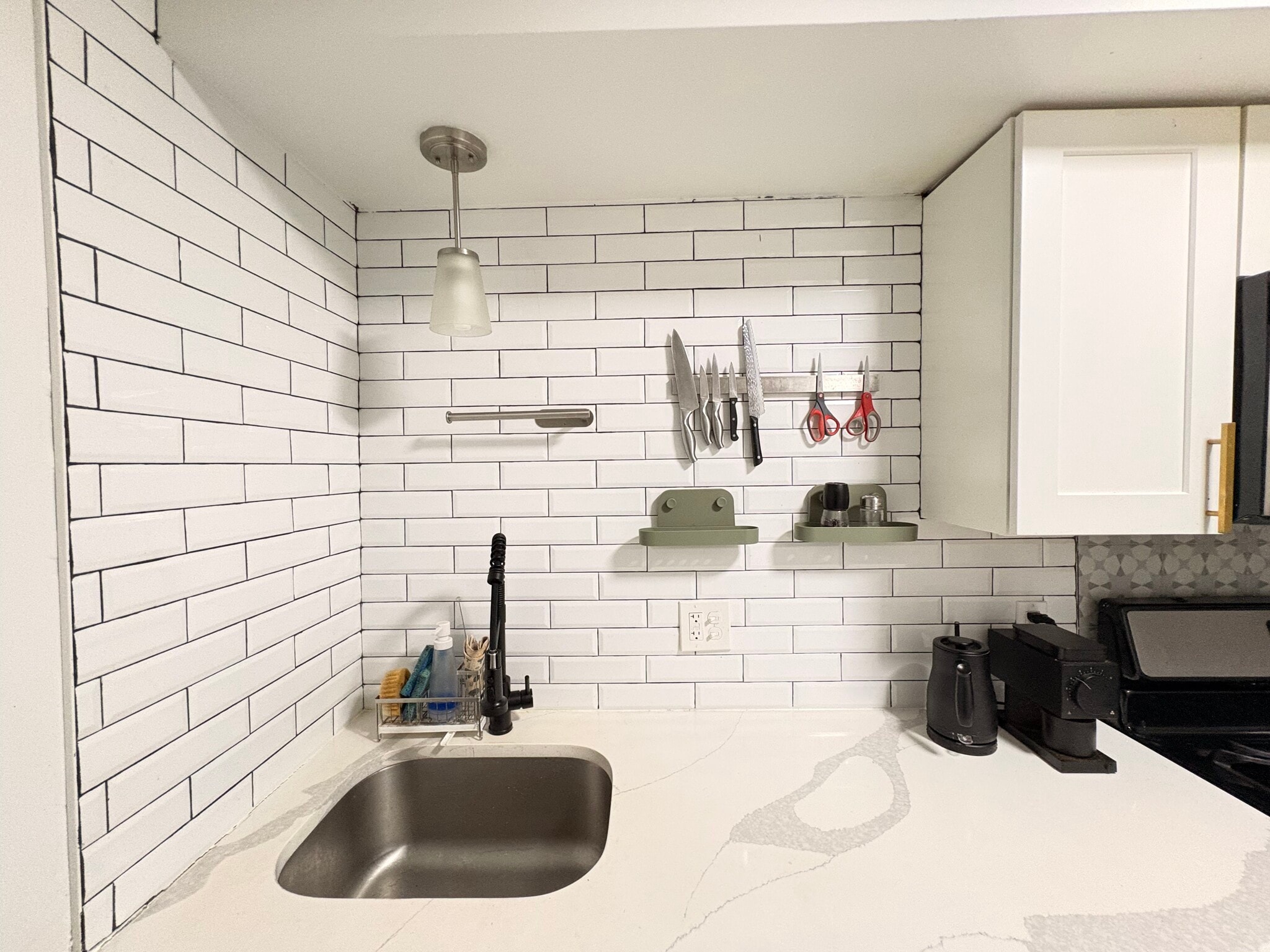 Building Photo - 5737 Hobart St