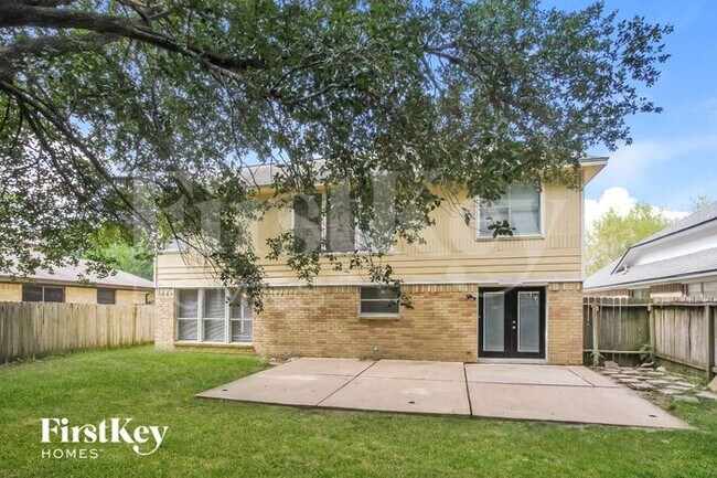 Building Photo - 6610 Cove Lake Dr