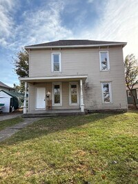 Building Photo - 3 bedroom/2 bath house