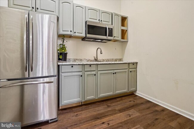 Building Photo - 3802 Koval Ln