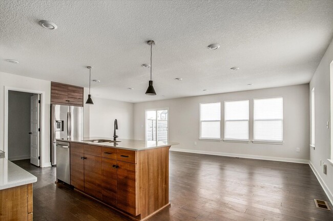 Building Photo - 3744 SW Maryville Pl