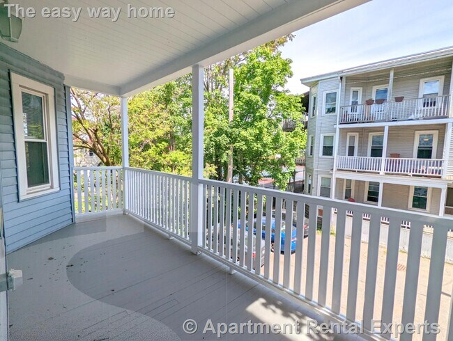 Building Photo - 8-10 Lowell Cir Unit #2