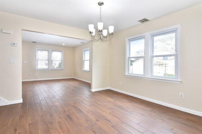 Building Photo - 32 Brookridge Ave