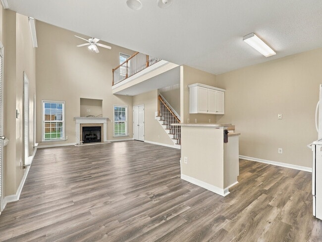 Building Photo - 116 Spring Leaf Ln