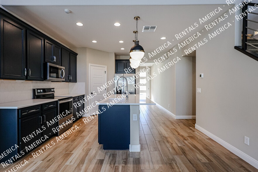 Building Photo - 1400 Flintlock Dr