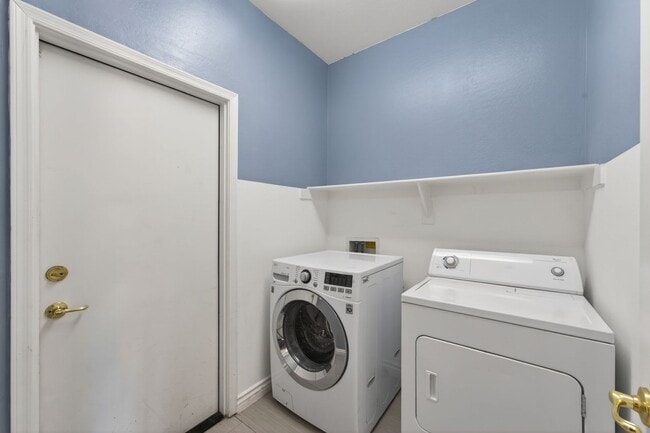 Building Photo - 7306 S 14th St