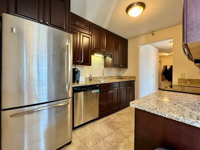 Building Photo - 200 N Dearborn St