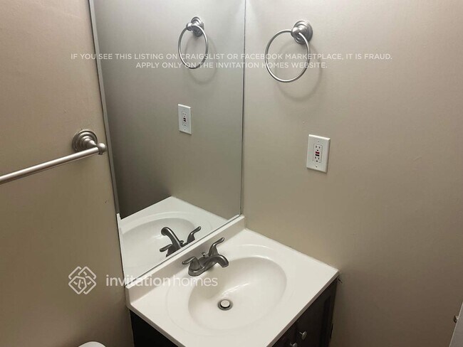 Building Photo - 5615 Princeton Oaks Dr