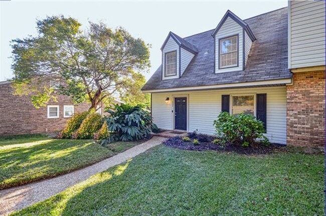 Building Photo - 980 Marys Dr