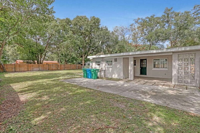 Building Photo - 184 S 5th St