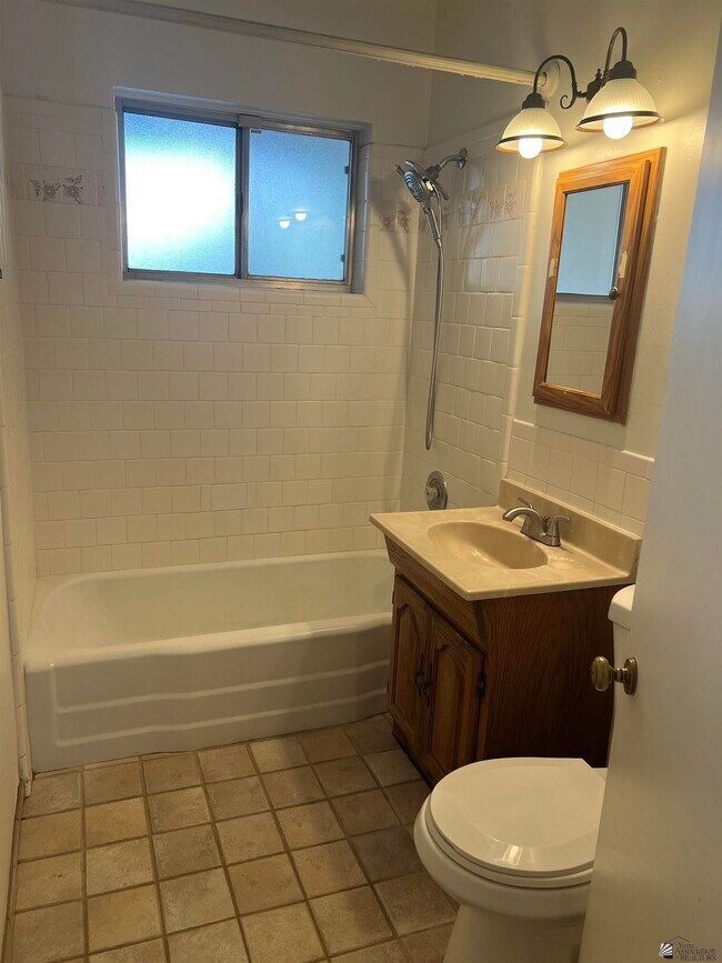 Building Photo - 1294 W 19th St