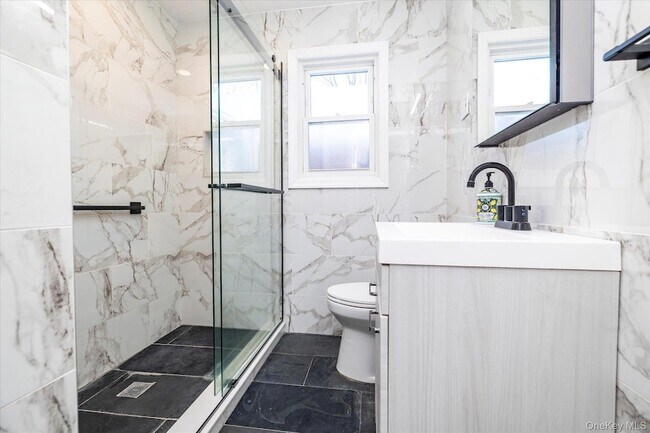 Building Photo - 5 Prospect St