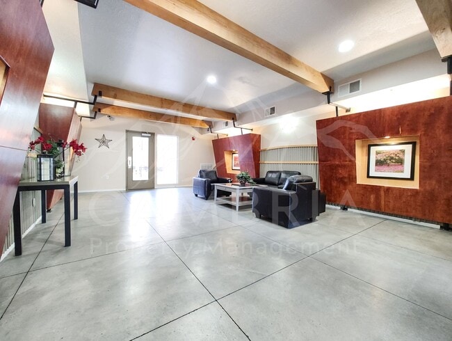 Building Photo - Beautifully Furnished 2 Bedroom Condo in Millcreek