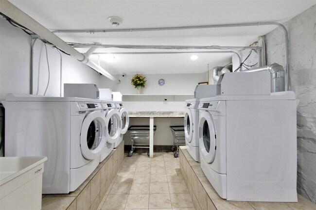 Building Photo - 194 Kensington Ave