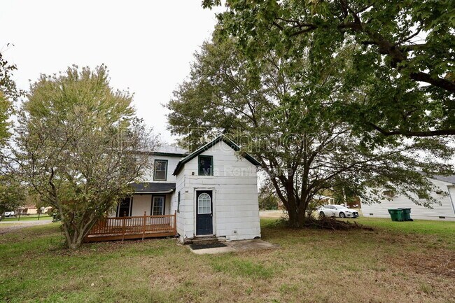 Building Photo - 3963 Oakleys Ln